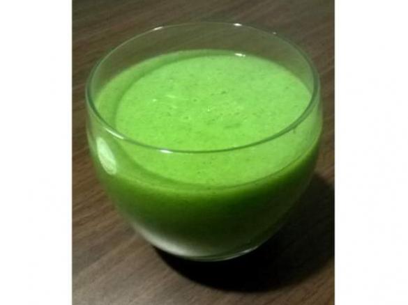 SMOOTHIE ZE SZPINAKIEM