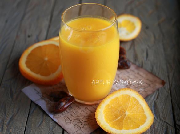 KOKTAJL MANGO Z POMARAŃCZĄ I NUTKĄ KURKUMY