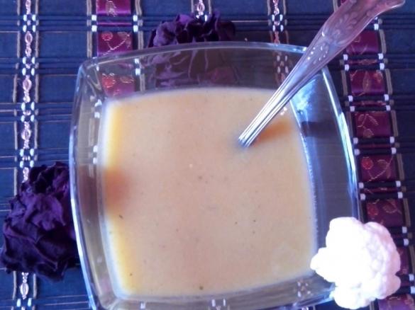 Zupa krem z głąba i liści kalafiora