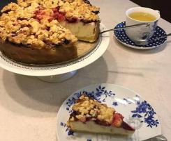 Sernik ze śliwkami i kruszonką