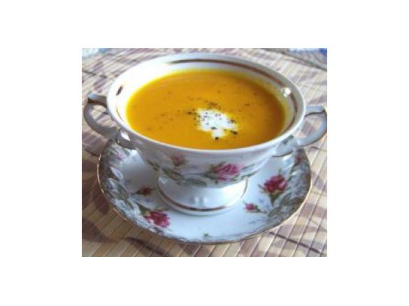 Korzenny krem marchewkowy (francuski) z szaszłykiem