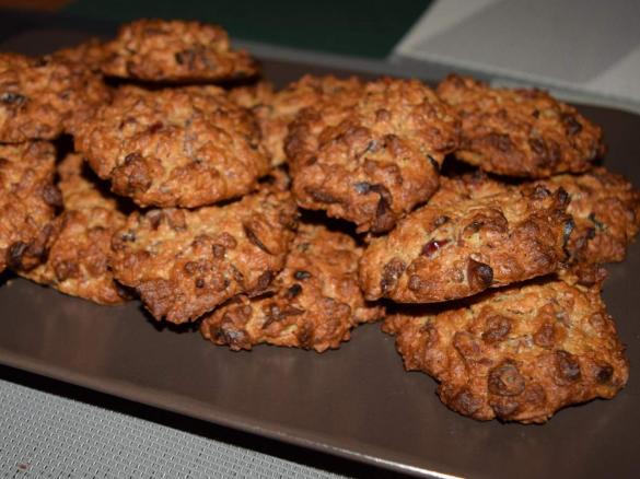 Ciastka owsiane z suszonymi owocami