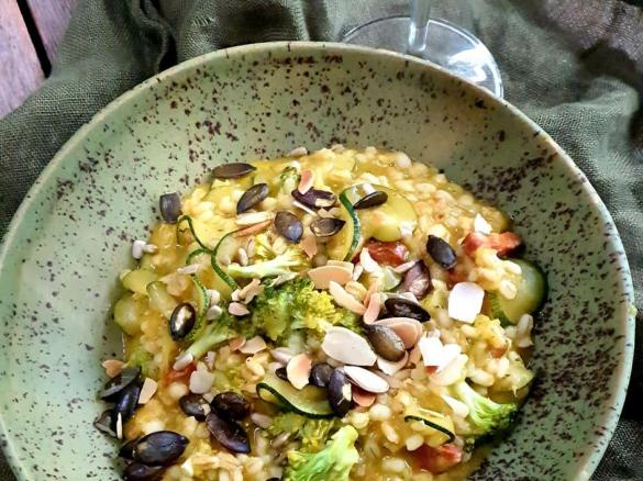 Kaszotto dyniowe z brokułami i cukinią