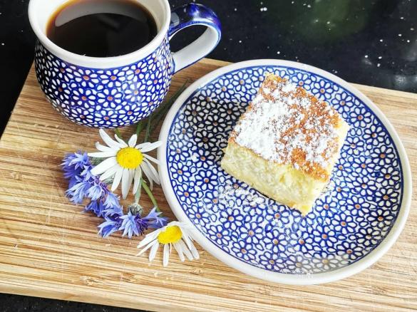 Puszysty sernik z wiórkami kokosowymi