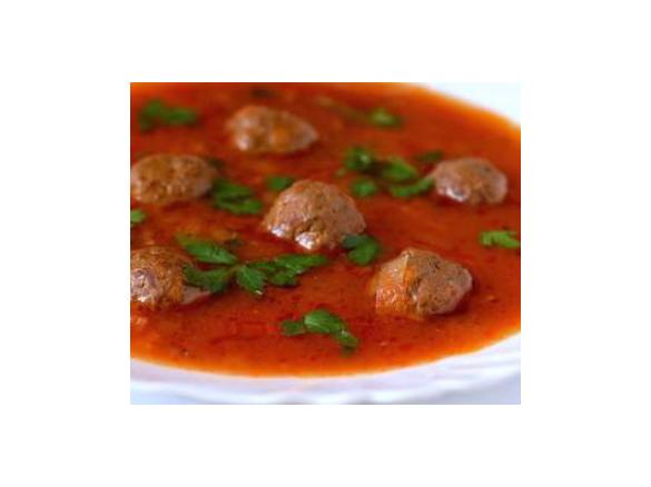 Zupa pomidorowa z makaronem i pulpecikami