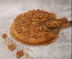 Bezglutenowa tarta z budyniem kajmakowym i orzechami włoskimi w karmelu