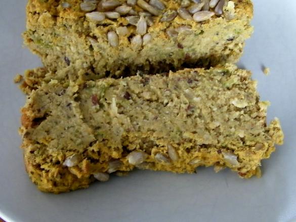 Pasztet z ciecierzycy z ogórkiem kiszonym