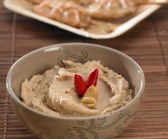 Dip z orzeszków ziemnych