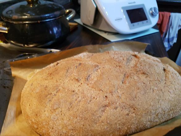 CHLEB PSZENNO - ORKISZOWY / WIEJSKI.