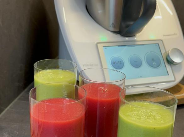 Czerwony koktail bez cukru