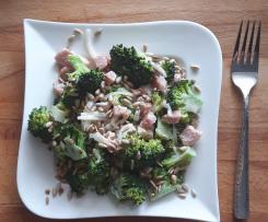 Sałatka z brokułem i boczkiem