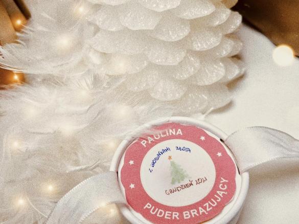 PUDER BRĄZUJĄCY ZE ZŁOTYMI DROBINKAMI