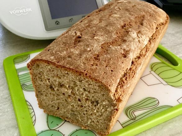 Chleb orkiszowo-żytni na żurku