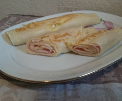 Naleśniki z szynką i serem