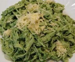 Makaron ryżowy ze szpinakiem i tofu (bezglutenowe, wegańskie)