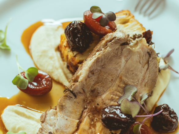 Polędwiczki wieprzowe w sosie z suszonych śliwek (3)