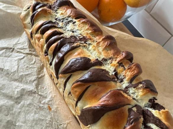 Zawijana drożdżówka z kakao i Nutella - przepis Marcin Barycz