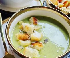 KREM Z BROKUŁ Z GRZANKAMI CZOSNKOWYMI