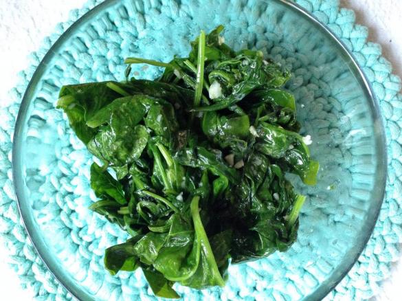 Szpinak z czosnkiem jak z patelni