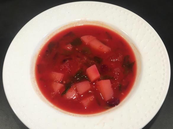 Zupa z botwinką i soczewicą