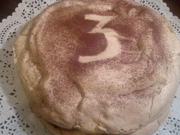 TORT BEZOWY DACQUOISE