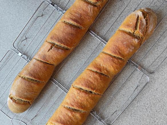 Bagietki pszenne na zakwasie i drożdżach