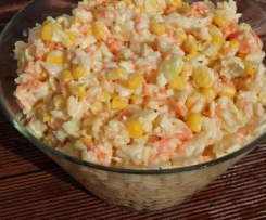 surówka z białej kapusty i kukurydzy