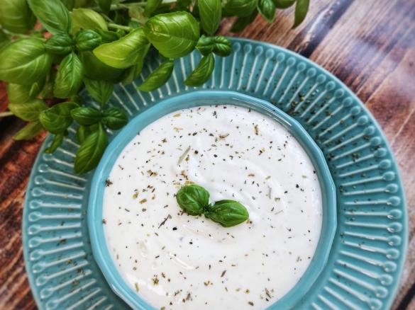 Sos prowansalsko-czosnkowy