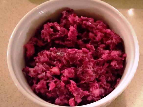 Surówka z czerwonej kapusty z jabłkiem