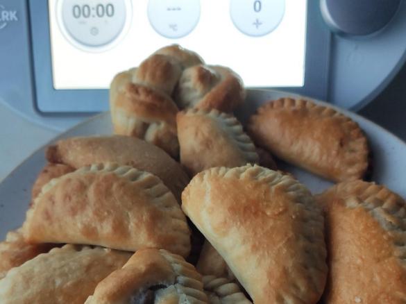 PIECZONE PIEROŻKI DO BARSZCZU