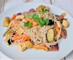 prosty makaron chiński z tofu i warzywami