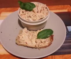 Pasta z bryndzy z suszonymi pomidorami