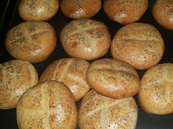 bułeczki jęczmienne na zakwasie pszennym