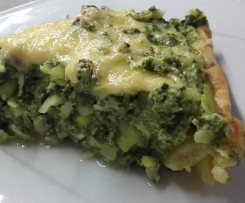 Tarta ze szpinakiem, fasolką i serkiem feta.