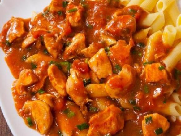 Gulasz z kurczaka i papryki a'la Ana