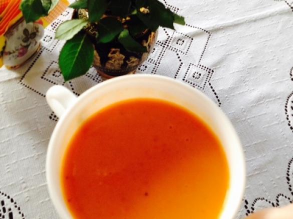 ZUPA Z SUSZONYMI POMIDORAMI I SERKIEM MASCARPONE