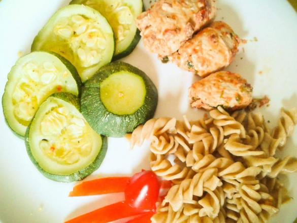 Pierś z kurczaka w marynacie z szuszonych pomidorów