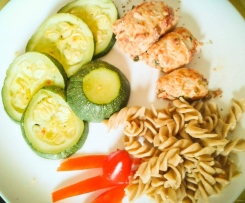 Pierś z kurczaka w marynacie z szuszonych pomidorów