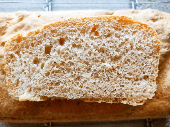 Chleb pszenny z ziołami