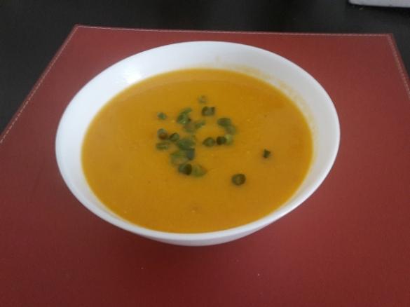 Zupa-krem z pomidorow i soczewicy