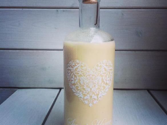 Likier jajeczny (ajerkoniak)