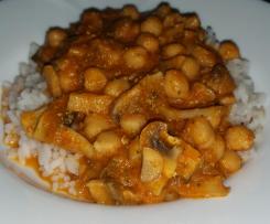 Wegański gulasz pieczarkowy z ciecierzycą