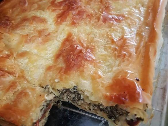 Burek / Börek / Spanakopita czyli ciasto filo ze szpinakiem i serem feta
