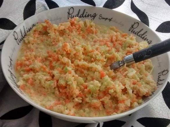 Obiadowa surówka z selera naciowego