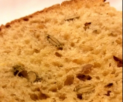 Chleb pszenny z ziarnami