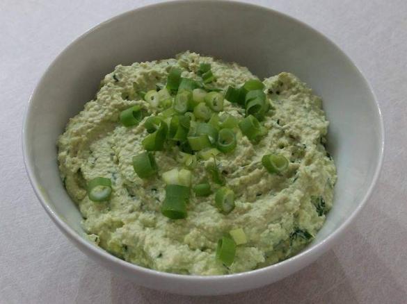 Pasta jajeczna z twarogiem