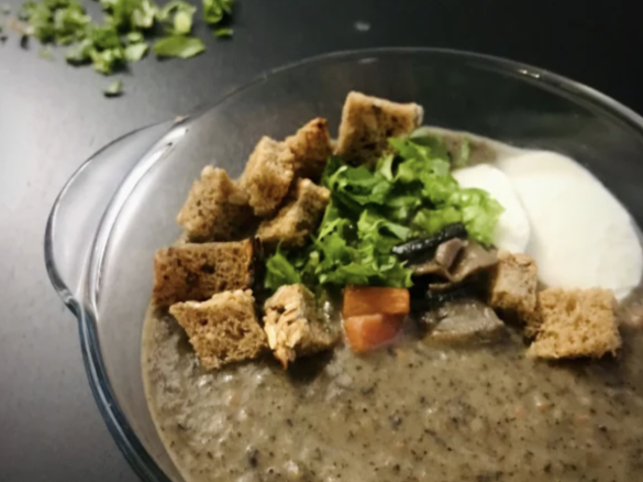 Krem z pieczarek  (2 porcje)