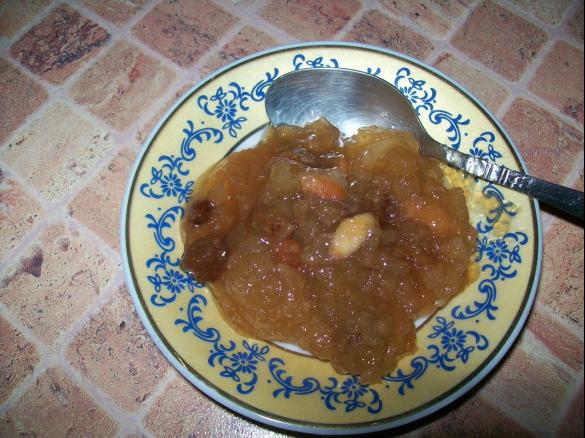 Nadzienie do strucli i nalesnikòw z ... pigwy...