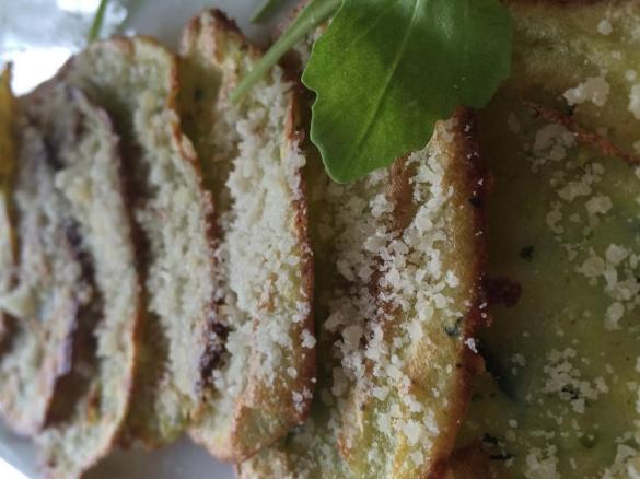 Pieczone placuszki parmezanowo-cukiniowe. FIT!