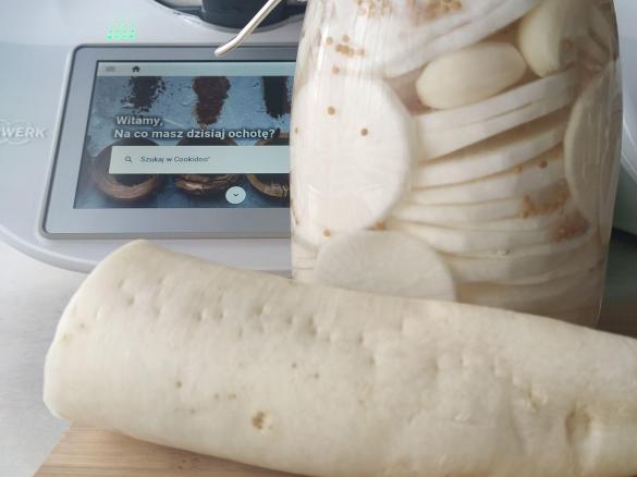 MARYNOWANA BIAŁA RZODKIEW